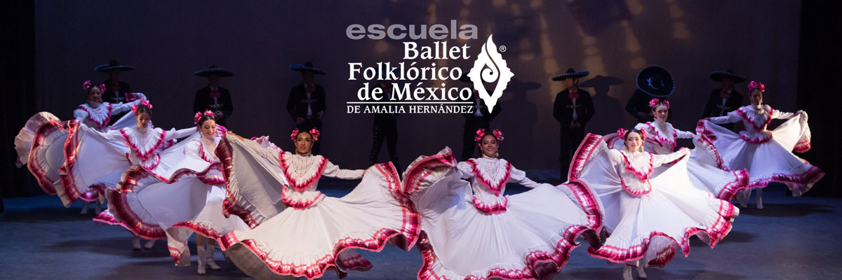 ACADEMIA DE AMALIA HERNNDEZ Y GRUPO DE DANZA XOCHITONAL